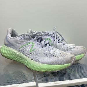 Women’s New Balance fresh foam sneaker